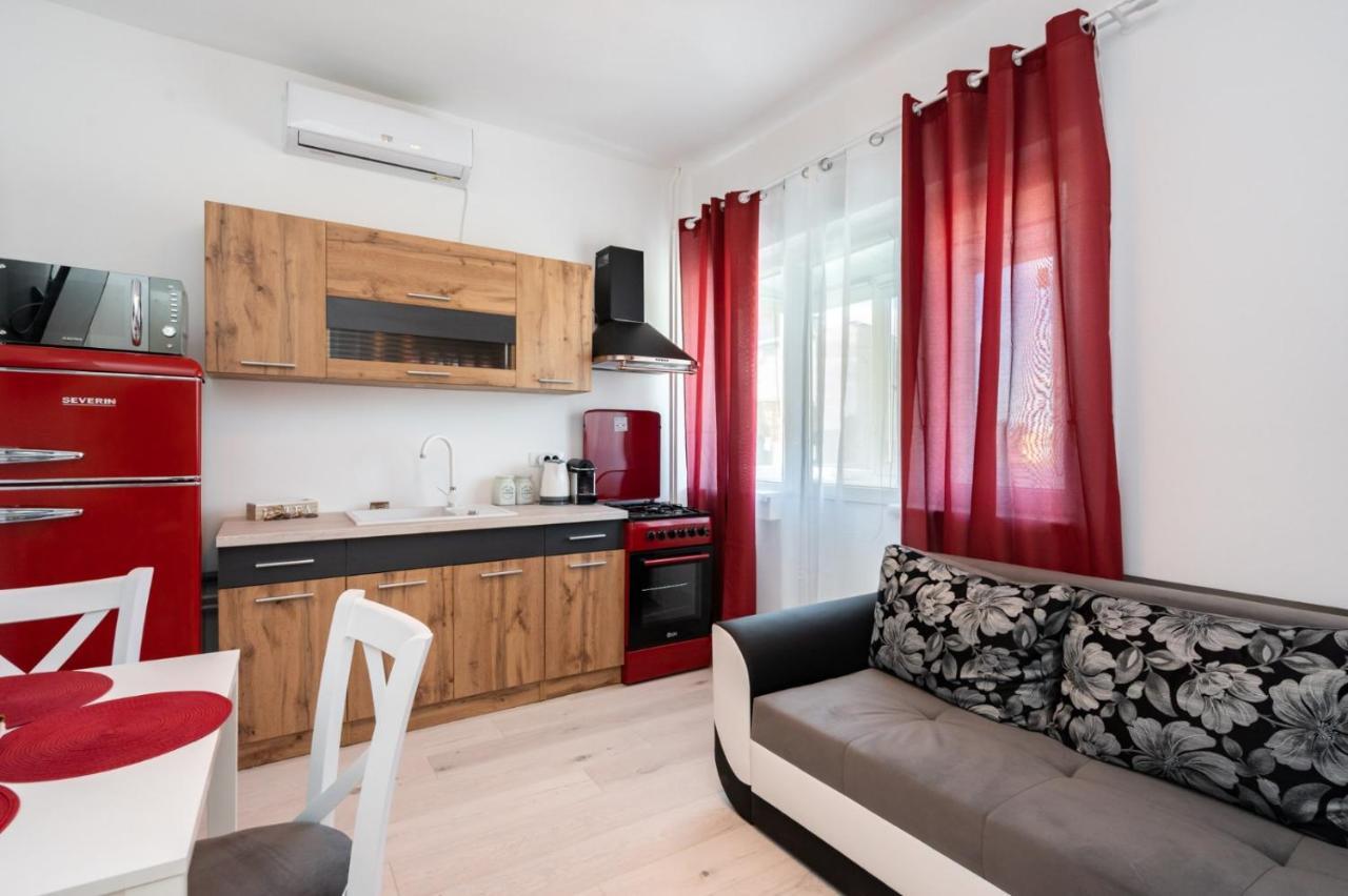 Spacious And Cozy Apartment In Central Bucureşti Exterior foto