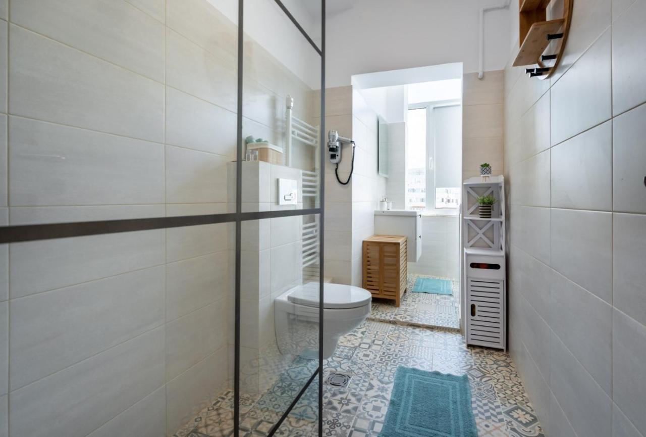 Spacious And Cozy Apartment In Central Bucureşti Exterior foto