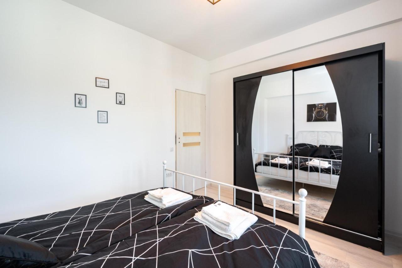 Spacious And Cozy Apartment In Central Bucureşti Exterior foto